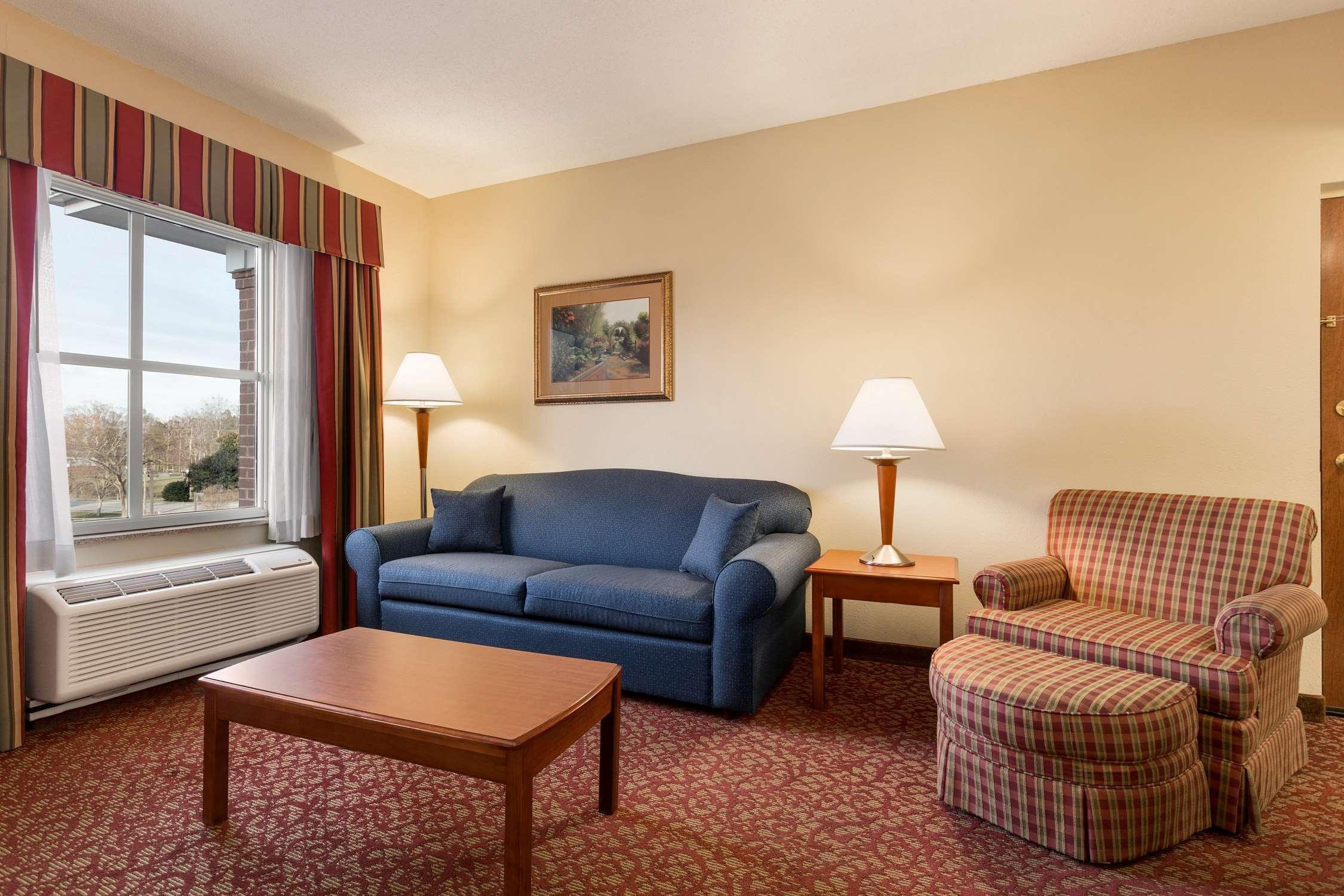 Hampton Inn & Suites Williamsburg Historic District מראה חיצוני תמונה