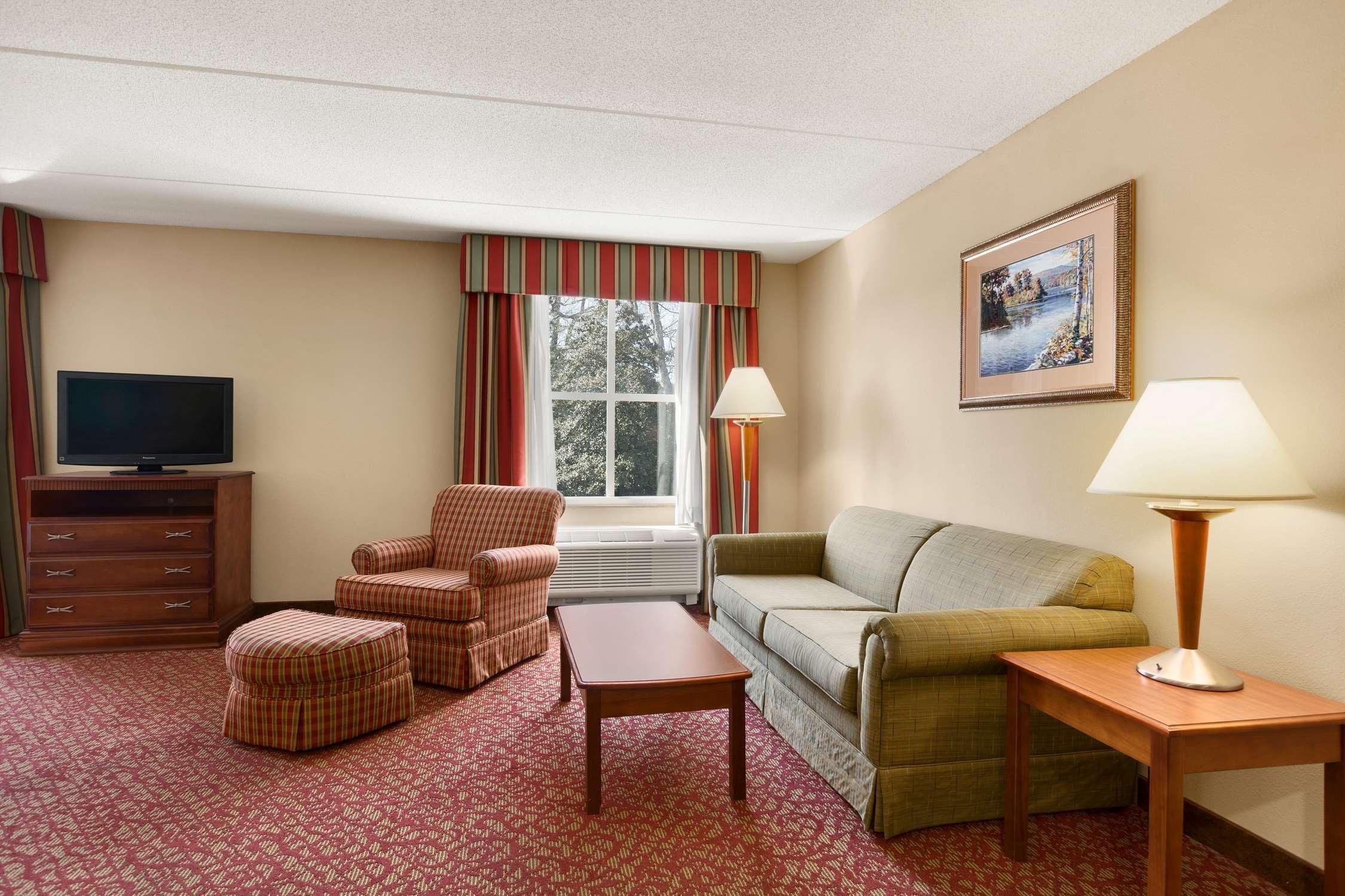 Hampton Inn & Suites Williamsburg Historic District מראה חיצוני תמונה