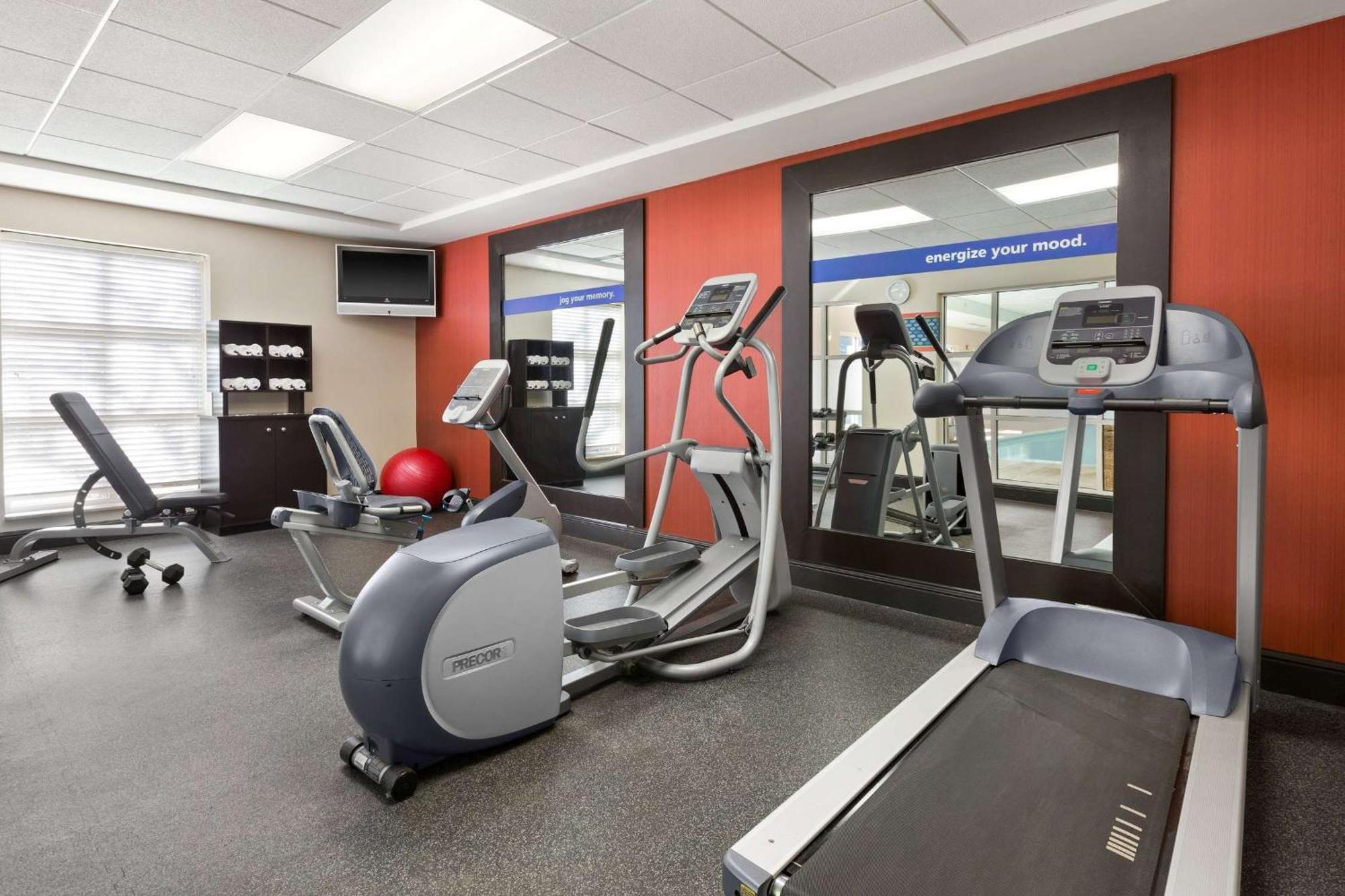 Hampton Inn & Suites Williamsburg Historic District מראה חיצוני תמונה